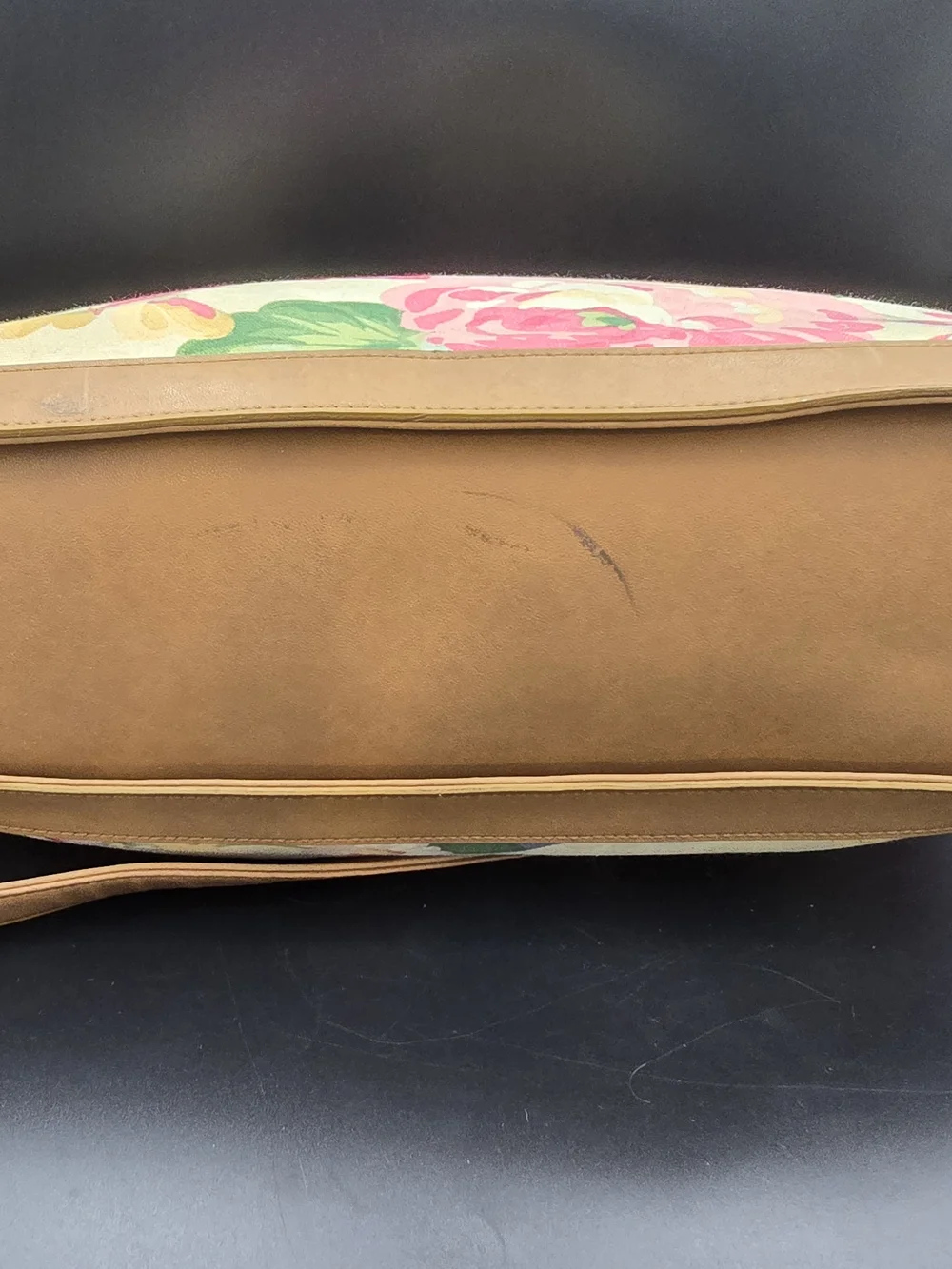 Fossil tote bold
